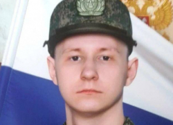 В соседнем с Камышинским - Дубовском районе похоронили солдата-срочника, сгоревшего в блиндаже в Курской области на границе с Украиной