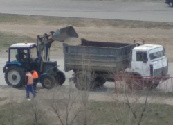 Муниципальное бюджетное учреждение "Благоустройство" в Камышине вывело своих рабочих из карантина, а начальники остались дома?