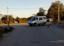 В Камышинском районе мотоциклист столкнулся с автомобилем «ГАЗ»