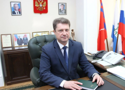 Глава Камышина Станислав Зинченко поздравил педагогов с сегодняшним Днем учителя - пока только виртуально