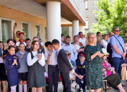 Учителя в Волгоградской области хотят зарплату минимум на 10 тысяч рублей больше предлагаемой