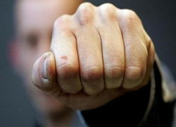 Неизвестный напал на прохожего в центре Камышина, изуродовав ему лицо