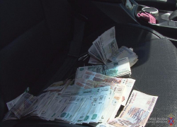 У жителя Камышина изъяли свыше 260 бутылок контрафактной алкогольной продукции