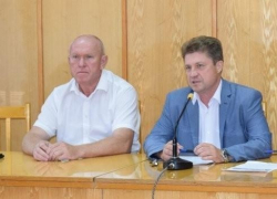 Камышане выбрали себе в руководители "новых старых" мэра и спикера