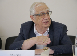 Какую тему обсуждает совет потребителей Волгоградской области, и при чем здесь экс-мэр Камышина Лев Алферов