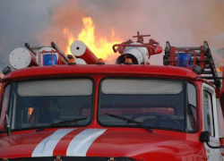 В Камышине во время пожара на улице Мира хозяйка квартиры получила ожоги