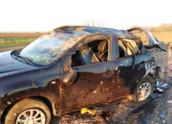 Большегруз снес сразу несколько автомобилей у светофора: пятерых израненных, в том числе двоих детей, срочно доставили к хирургам