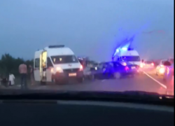 На трассе Волгоград - Камышин снова авария, снова напряженные огни "скорых"