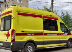 В Камышине на улице Некрасова сбили женщину после того, как собралась "куча-мала" столкнувшихся автомобилей