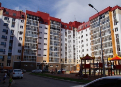 Женщина разбилась насмерть, выпав из окна высотки