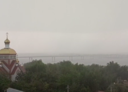 Стена грозового ливня накрыла Волгоград (ВИДЕО)