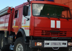 В Камышине в 5-м микрорайоне загорелась квартира в пятиэтажке, есть пострадавший