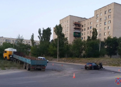 В Камышине в ДТП с "КАМАЗом" на 11-м квартале пострадал двухлетний кроха