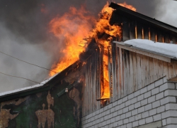 В элитном поселке под Камышином сгорела баня