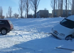 Видео буксировки Chevrolet Niva из-подо льда Камышинки попало во всемирную сеть