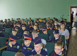Более 60% опрошенных родителей  в Волгоградской области рассчитывали на президентские 10 тысяч к школе