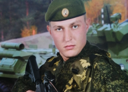 Весь поселок в Волгоградской области пришел проводить в последний путь героя спецоперации Андрея Черничкина