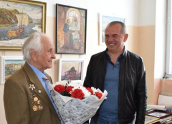 Депутата камышан в Облдуме Дмитрия Крикунова региональные СМИ назвали народным избранником с важной для спецоперации военной профессией