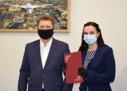 Бюджетники из Котово пожаловались в область, что им навязывают подписку на административную газету; камышане с жалобами на очереди?