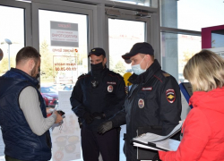 Административные патрули в Камышине стали задерживать меньше "безмасочников"