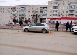 В Камышине полиция ищет водителя, протаранившего "Форд" на улице Пролетарской и сбежавшего