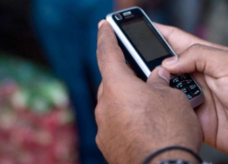 Мошенник заморочил голову камышанке и выманил у нее 50 тысяч рублей