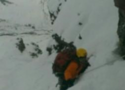 Сегодня спасатели Кабардино-Балкарии весь день искали на Эльбрусе сорвавшегося в расщелину волгоградца