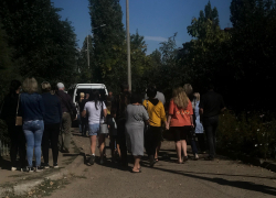 В Камышине хоронят 7-летнего мальчика, погибшего во время поездки с матерью на Черноморское побережье