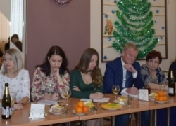 Глава Камышина Станислав Зинченко за бокалом шампанского решил расспросить представителей СМИ, что ему улучшать в городе