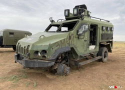 На волгоградском форуме «Армия-2022» 19 августа выставили трофейную бронемашину с Украины