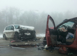 Родные мужчины и мальчика, принявшие смерть в жутком ДТП под Камышином, оставляют свои координаты в редакциях в надежде на подробности