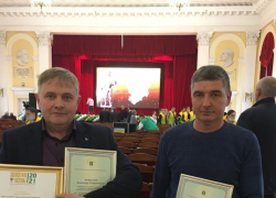 Золотые медали и "прописка" на Аллее трудовой славы: лучших камышинских аграриев чествовали в Волгограде