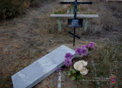 В Волгоградской области чтобы купить алкоголь мужчина  разорял надгробия