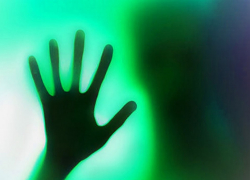 "Виртуозы" в снятии порчи раскрутили доверчивую пенсионерку-селянку на 62 тысячи рублей