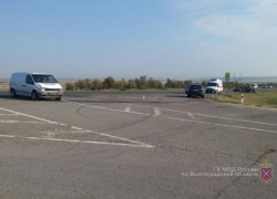 Четверо пассажиров, которые направлялись в сторону Камышина, доставлены в больницу в результате ДТП