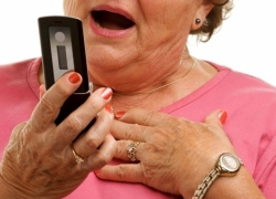 У пенсионерки из Камышина мошенник пытался выманить 30 000 рублей, претворившись ее внуком