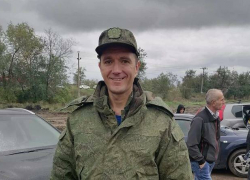 В Волгоградской области земляки проводили в последний путь со всеми почестями снайпера Александра Левшина, погибшего в СВО