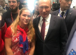 «Папарацци» поймали известную волжанку с Путиным, - "Блокнот Волжского"