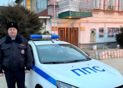 В Камышине полицейский помог пенсионеру, уже начавшему переводить деньги мошенникам, сохранить более полумиллиона рублей