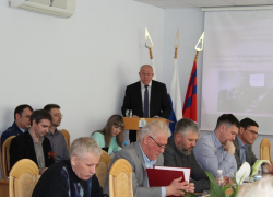 В преддверии перехода Камышина к "одноголовой" модели управления депутаты шлифуют Устав города