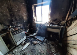 Пожар в Московском переулке Камышина, в котором пенсионер обгорел до реанимации, случился из-за включенного чайника 