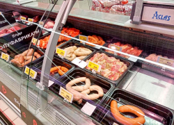 Жители Волгоградкой области просят накормить продуктами с истекающим сроком годности пенсионеров и малоимущих