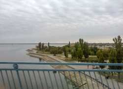 Под новой перголой на набережной Камышинки уже распивают спиртное, - камышанка