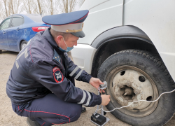 В Камышине ОГИБДД в ходе специального рейда проверяет исправность тормозной системы и рулевого управления