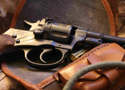 Расстрел у кафе: трое молодых посетителей доставлены в больницу с огнестрельными ранениями