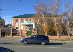 Почему вместо ответа на вопрос журналиста бывший председатель Камышинского КПК "Честь" Александр Норов распустил руки (ВИДЕО)