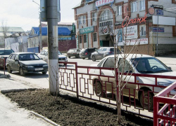 В Камышине "Благоустройство" выпустило на центральные улицы машины-поливалки