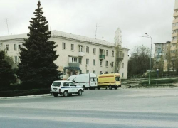 В Камышине в 3-м микрорайоне "скорая" не смогла спасти мужчину, которому стало плохо на остановке из-за оторвавшегося тромба