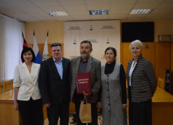 Кого из многодетных отцов Камышина и за что выбрали власти для награждения Почетной грамотой