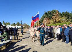 В Камышине митингом, торжественным прохождением, большим сбором выпускников отметили день рождения бывшего Камышинского высшего военного училища
